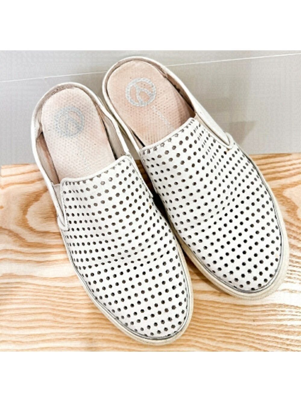 Wishbone white mesh slide on shoes